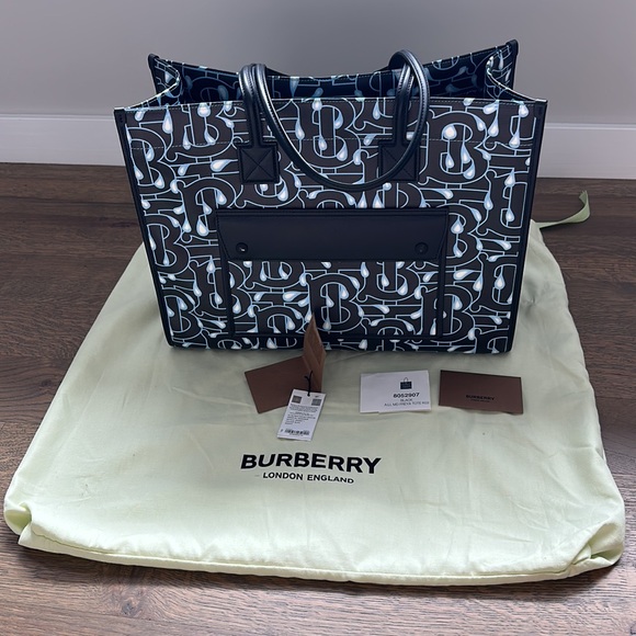 Burberry Rain Capsule Monogram Print Tote - Picture 17 of 17
